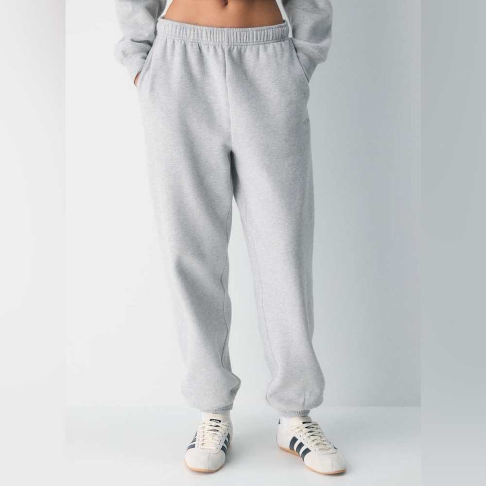 Aritzia Women's Cozy Heather Chrome Sweatfleece Mega Jogger